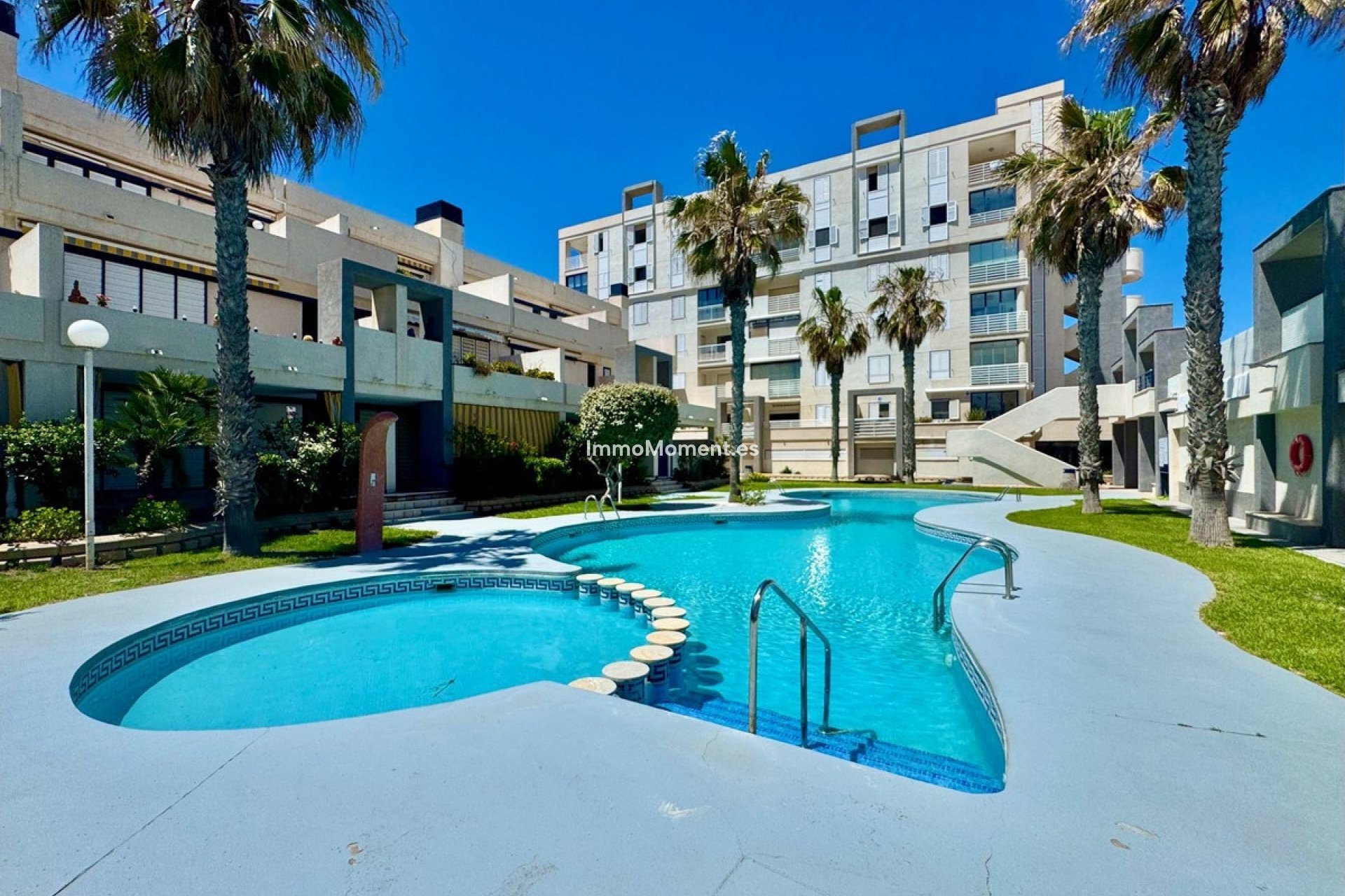 Resale - Apartment - Torrevieja - Torrevieja Centro
