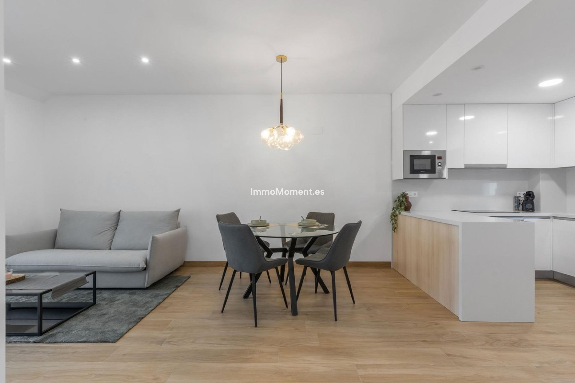 Resale - Apartment - Torrevieja - Torrevieja Centro