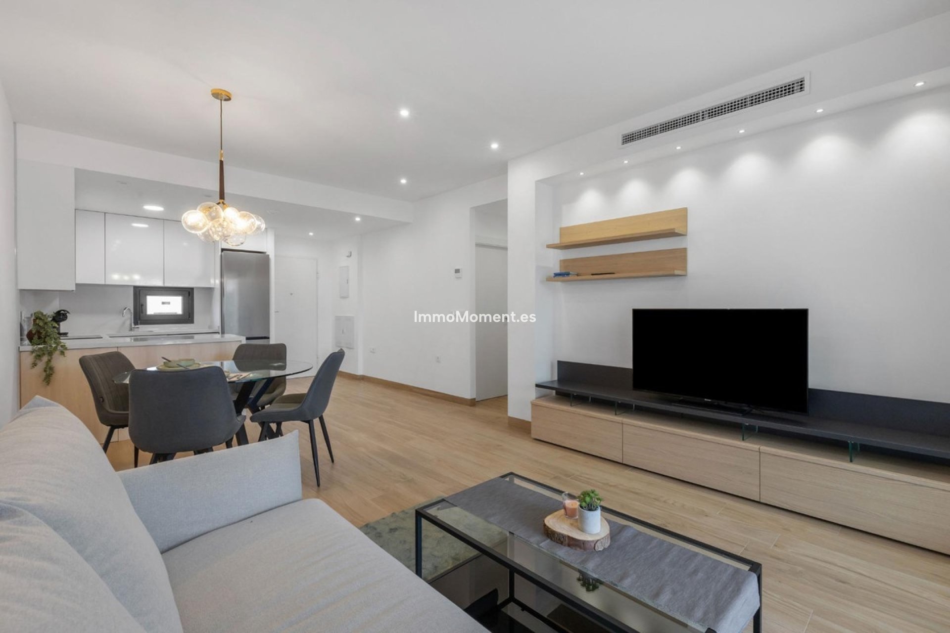Resale - Apartment - Torrevieja - Torrevieja Centro