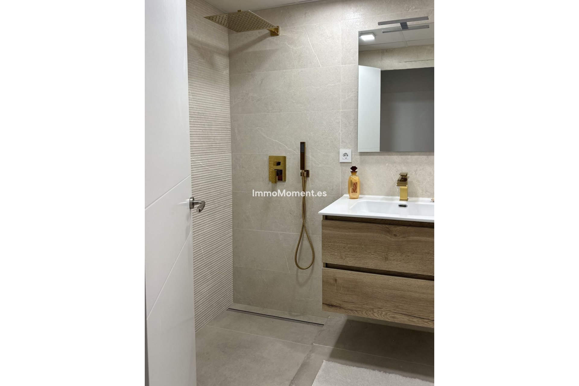 Resale - Apartment - Torrevieja - Torrevieja Centro