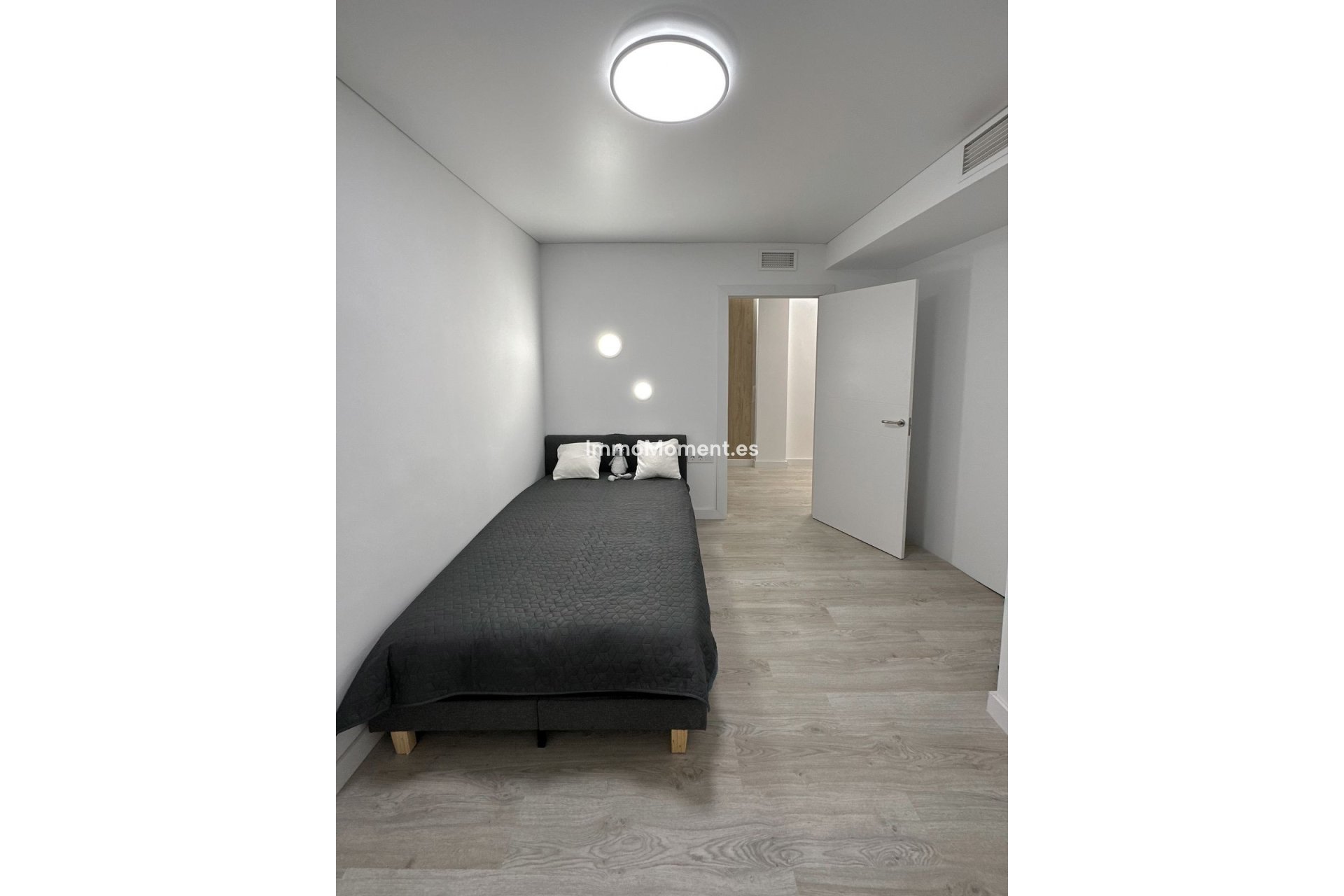 Resale - Apartment - Torrevieja - Torrevieja Centro