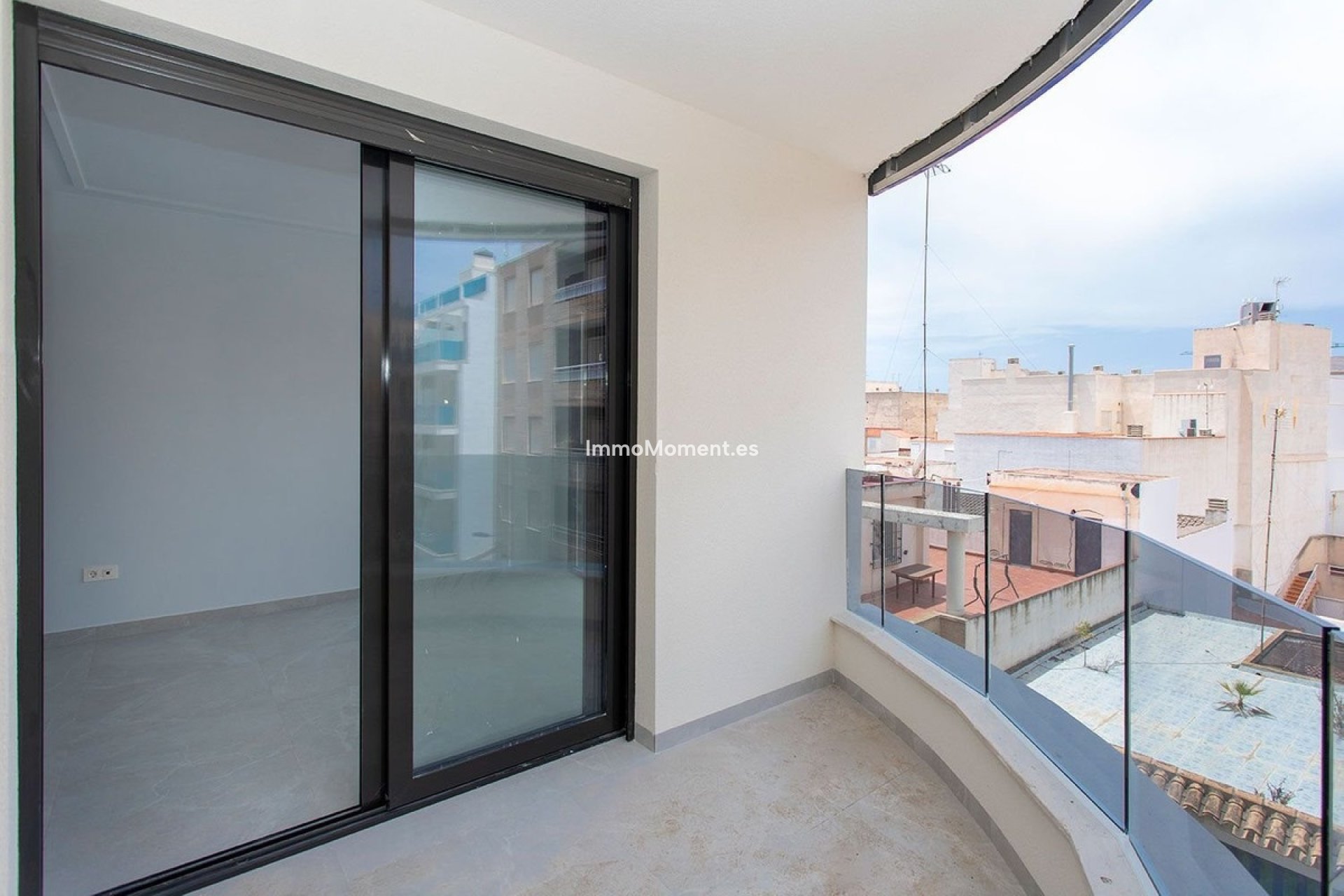 Resale - Apartment - Torrevieja - Torrevieja Centro