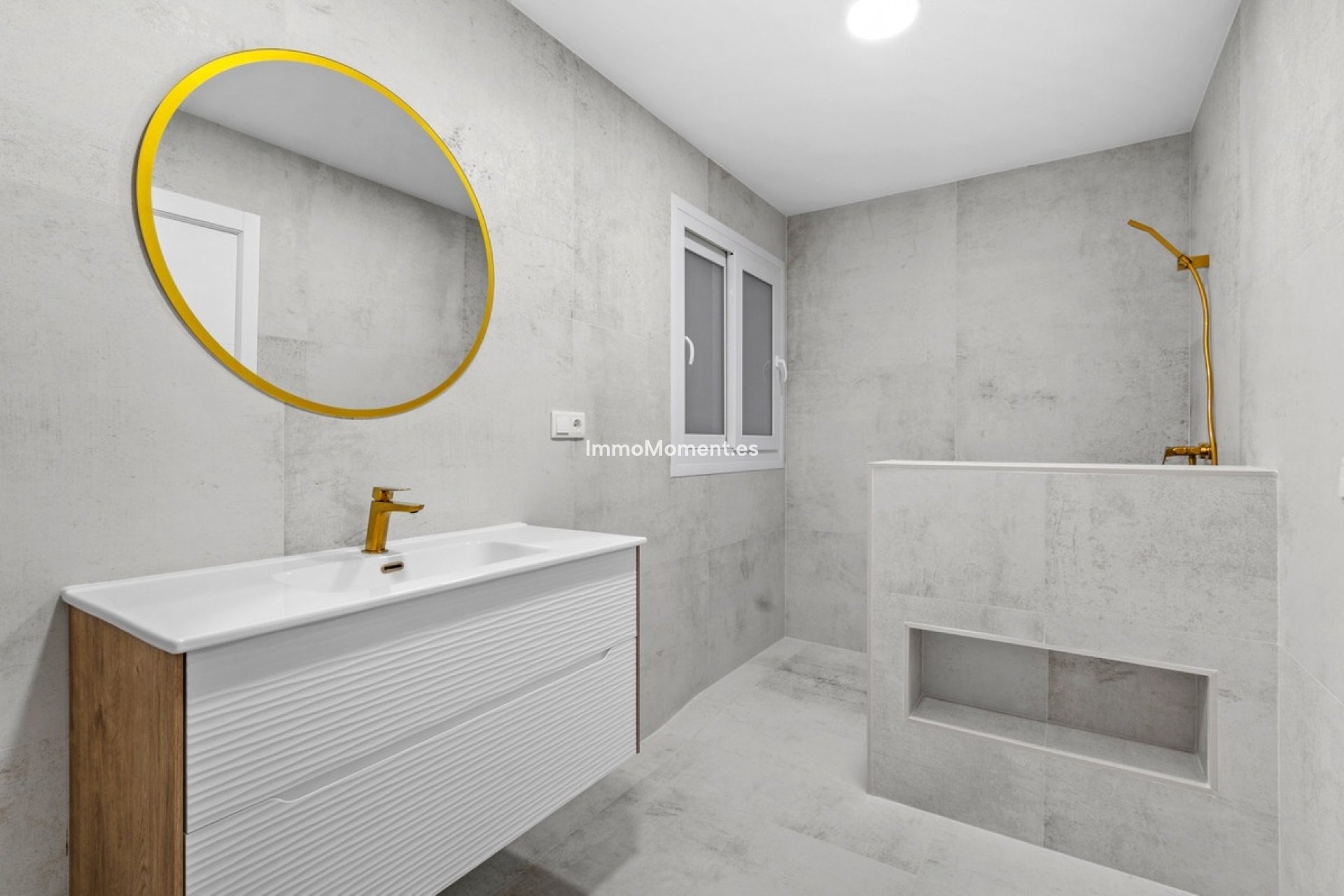Resale - Apartment - Torrevieja - Torrevieja Centro