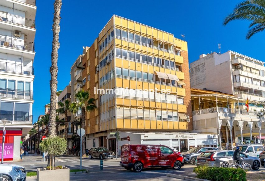 Resale - Apartment - Torrevieja - Torrevieja Centro