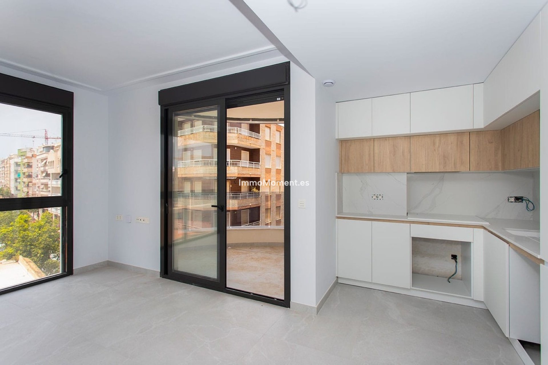 Resale - Apartment - Torrevieja - Torrevieja Centro