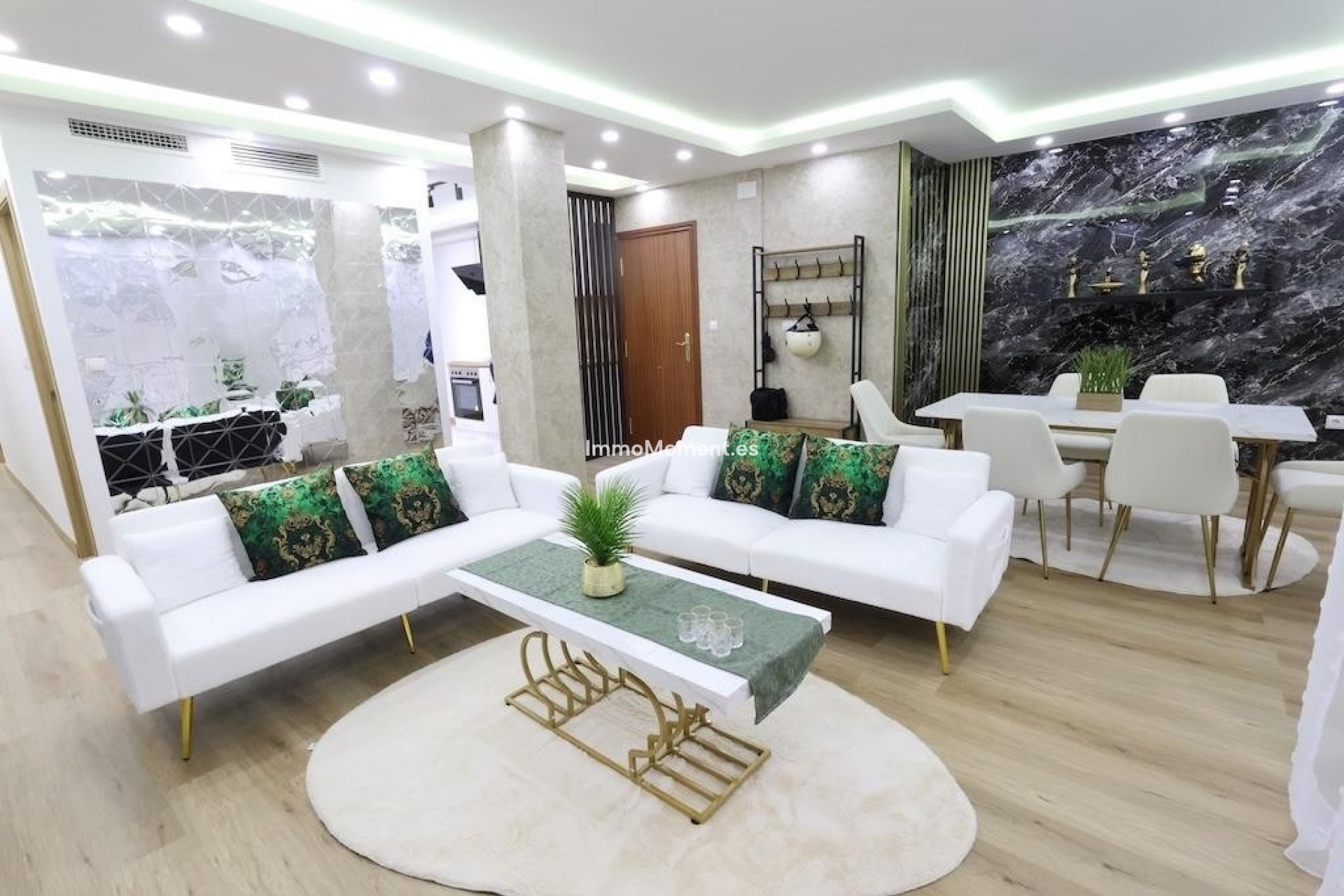 Resale - Apartment - Torrevieja - Torrevieja Centro