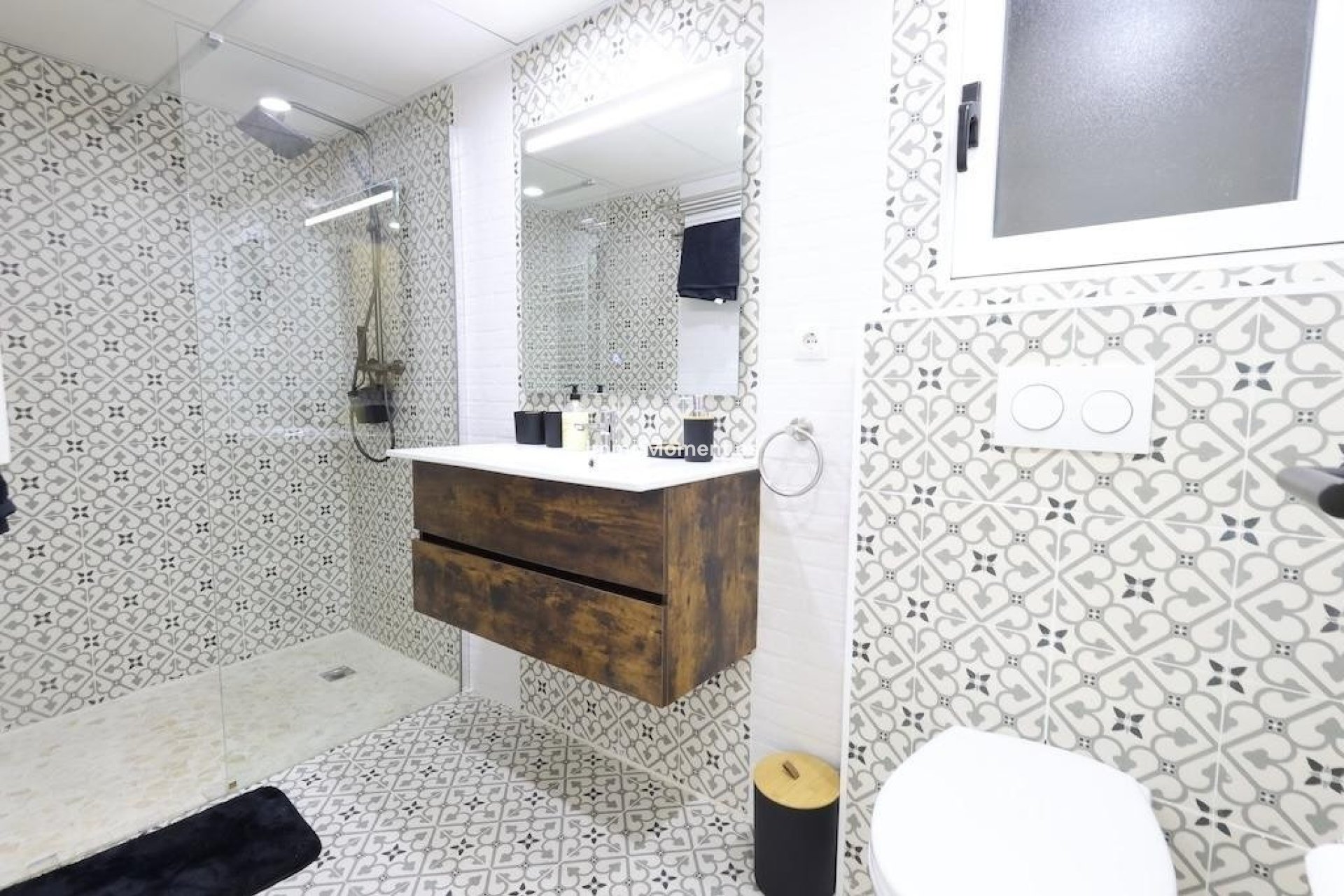 Resale - Apartment - Torrevieja - Torrevieja Centro
