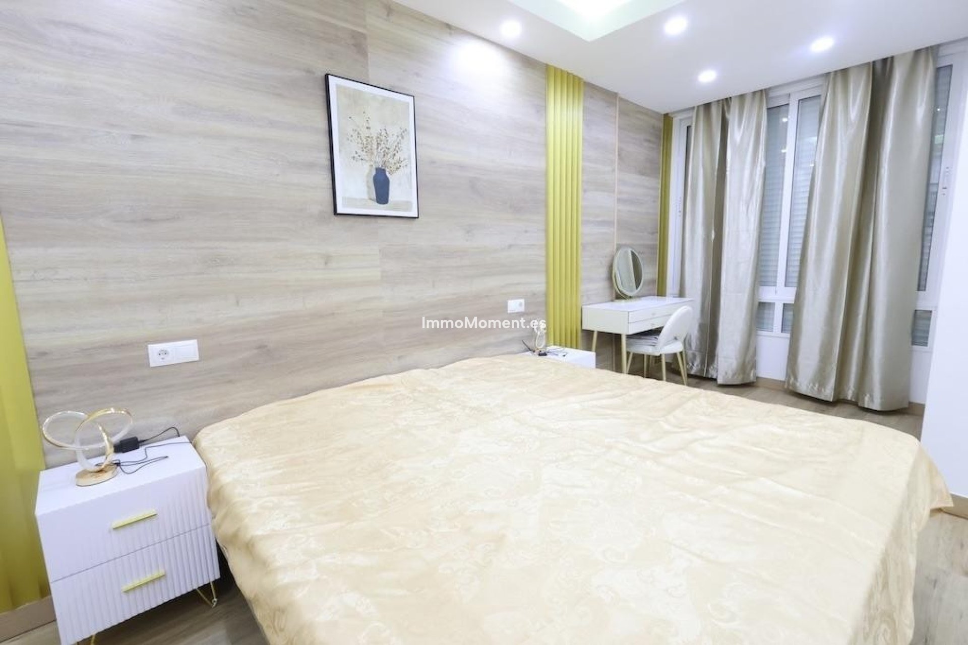 Resale - Apartment - Torrevieja - Torrevieja Centro