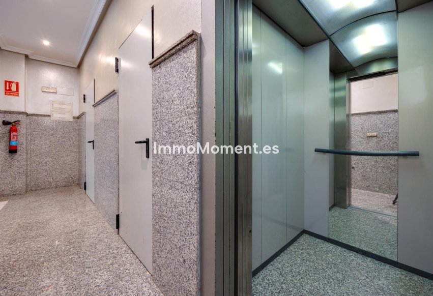 Resale - Apartment - Torrevieja - Torrevieja Centro