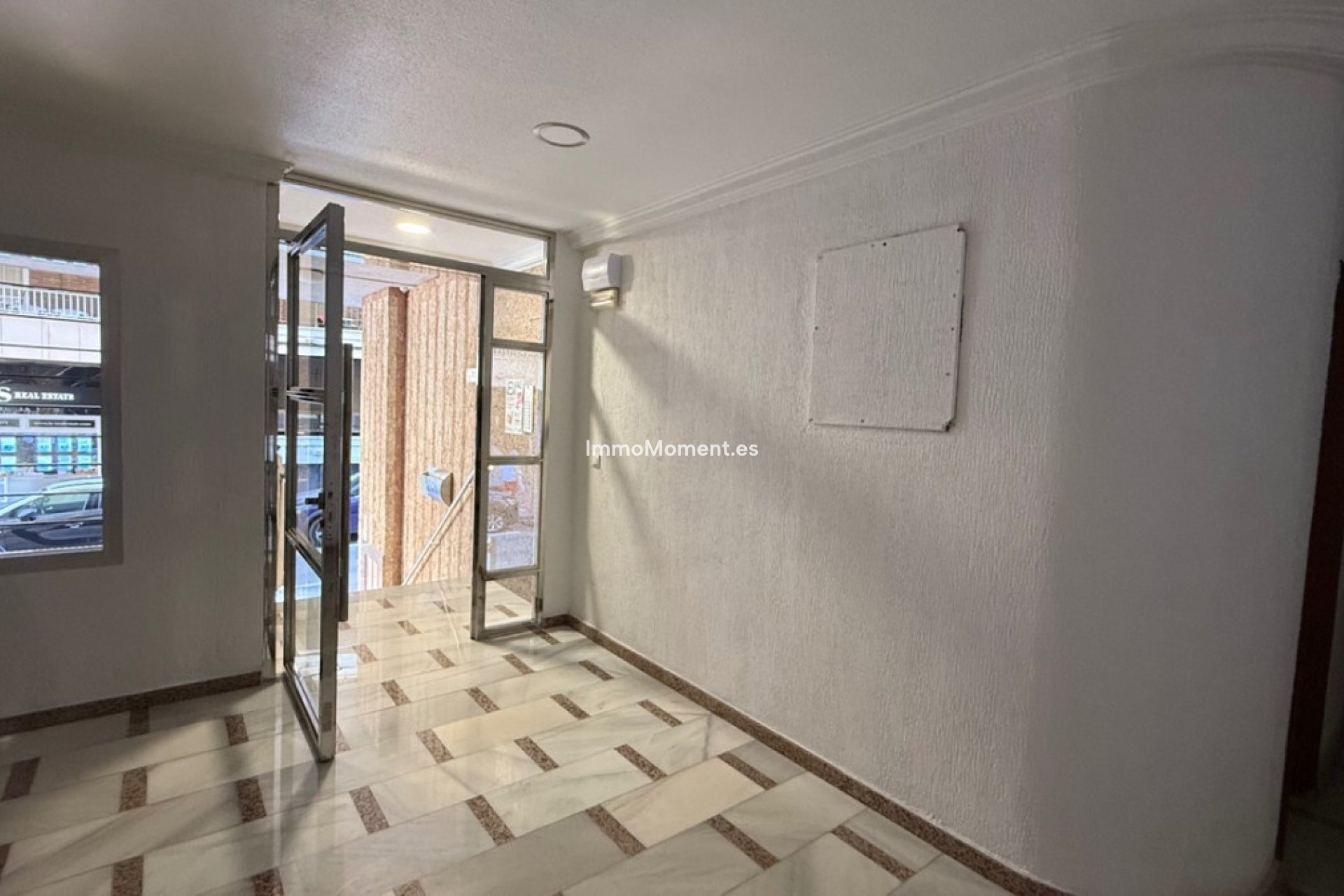 Resale - Apartment - Torrevieja - Torrevieja Centro