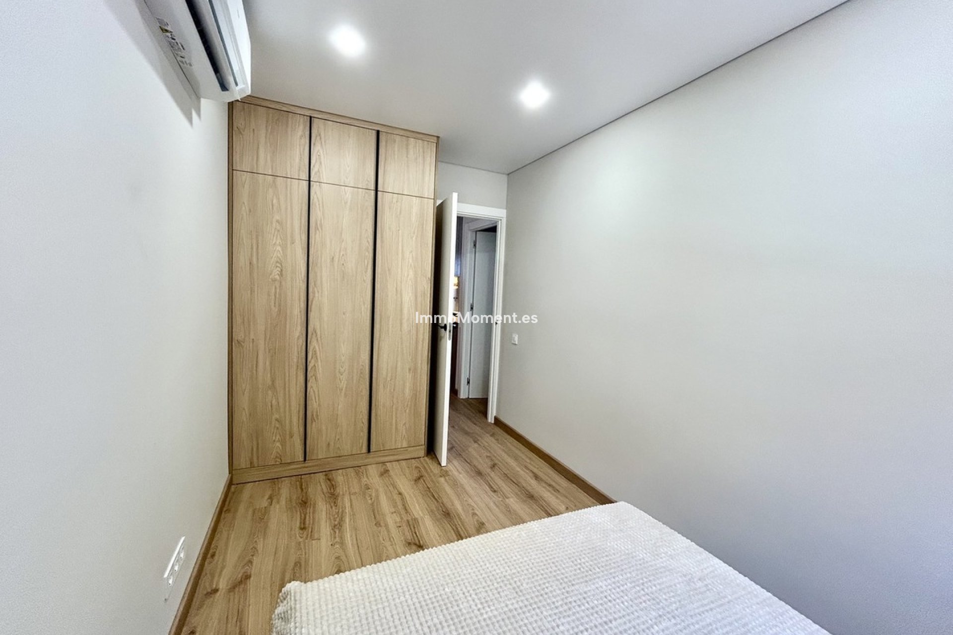 Resale - Apartment - Torrevieja - Torrevieja Centro
