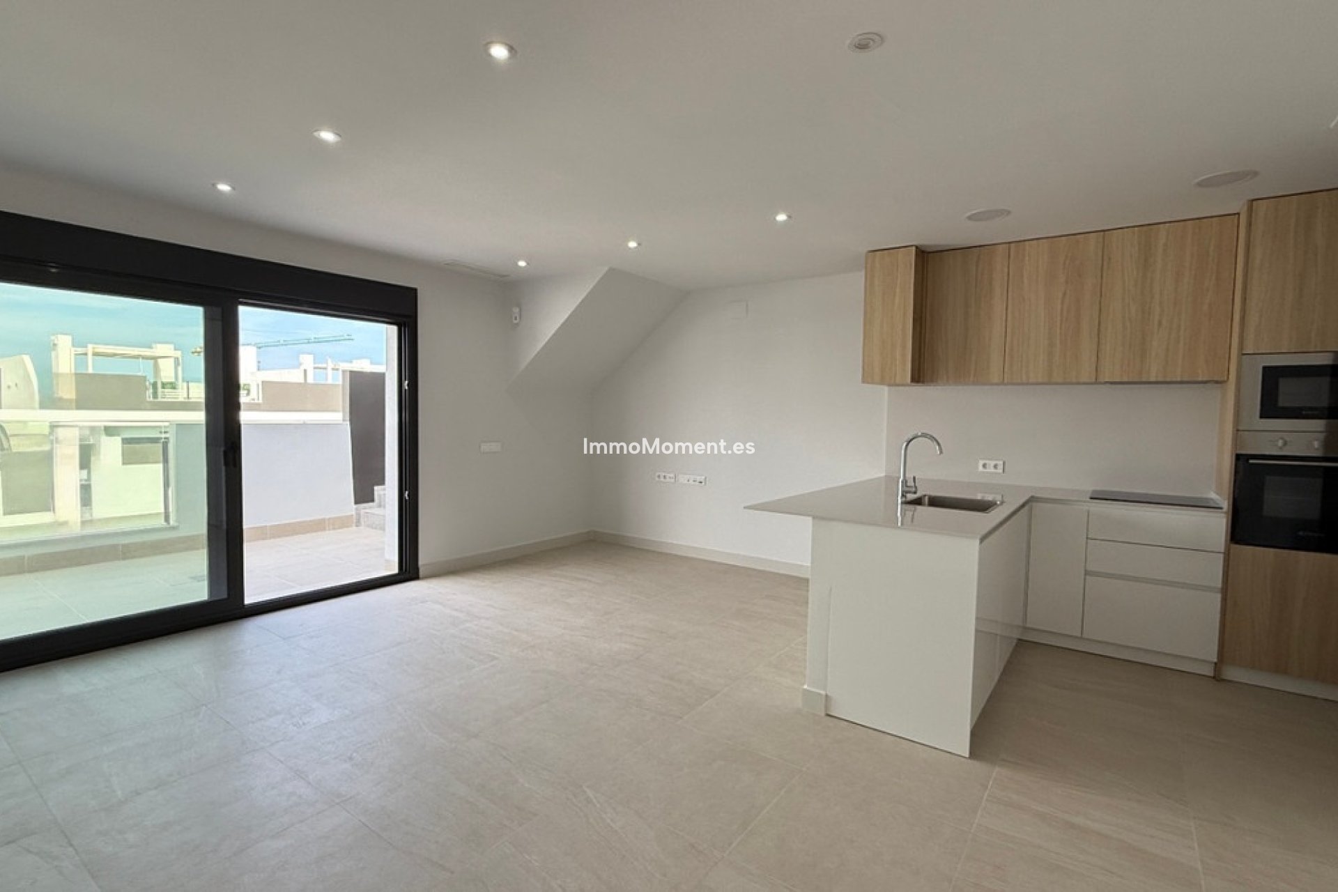 Resale - Apartment - Torrevieja - Torrevieja Centro