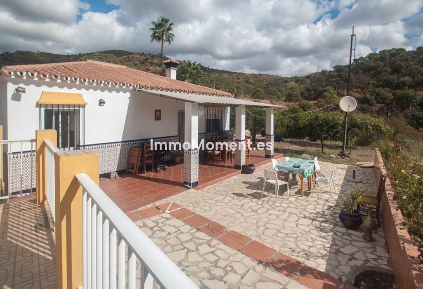 Resale - Country house - Estepona - Estepona Centro