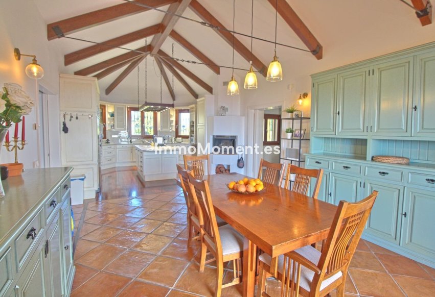 Resale - Country house - Estepona - Estepona Centro