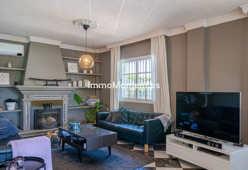 Resale - Country house - Inland  - Alhaurín de la Torre