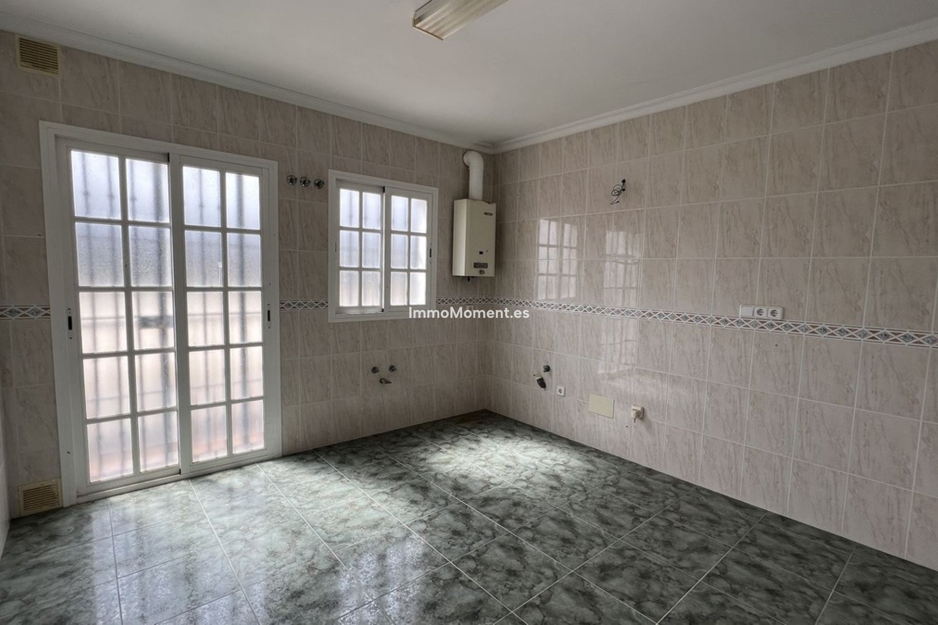 Resale - Country house - Inland  - Alhaurín de la Torre