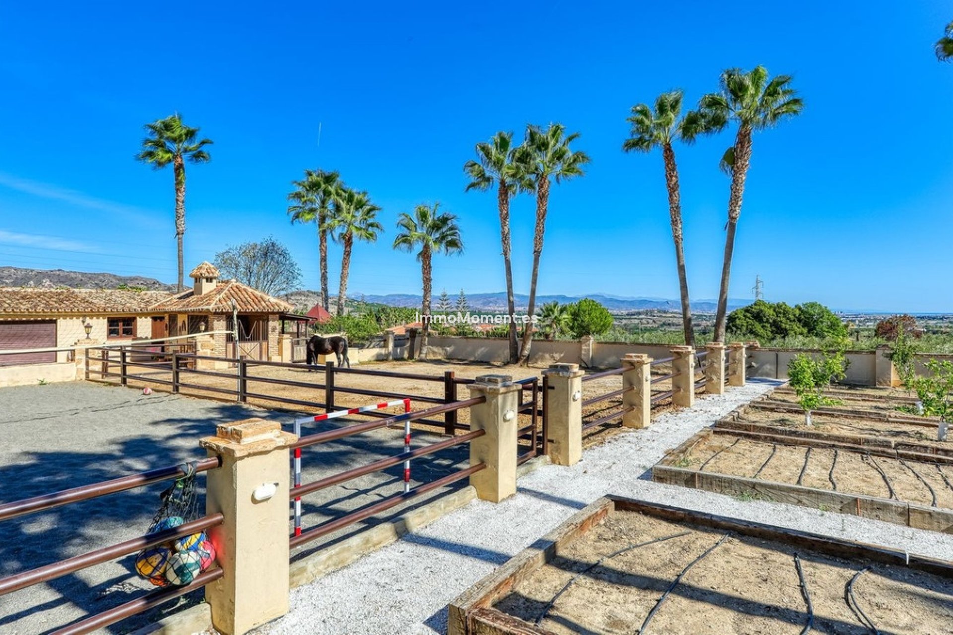 Resale - Country house - Inland  - Alhaurín de la Torre