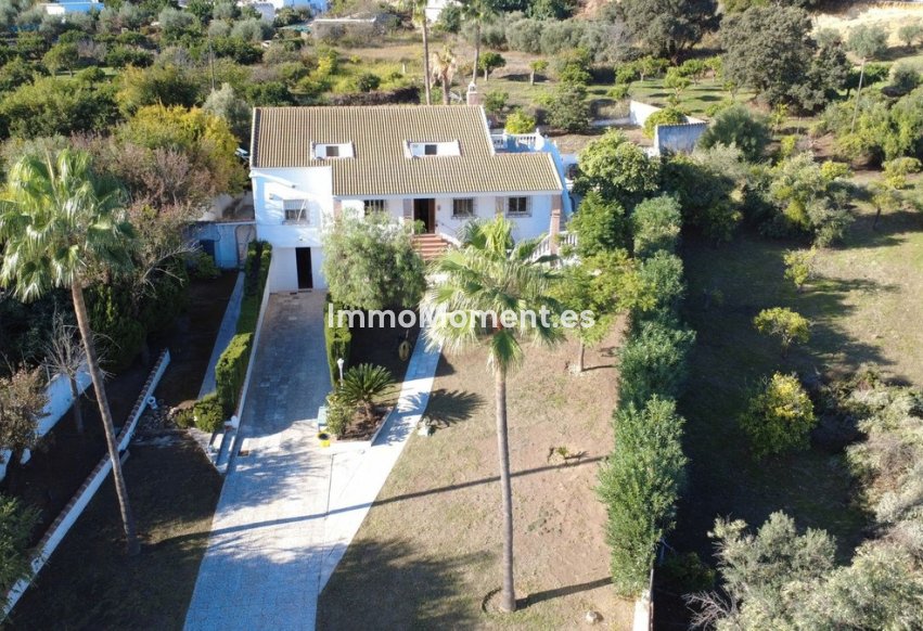 Resale - Country house - Inland  - Alhaurín de la Torre