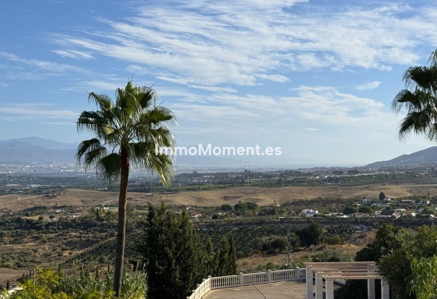 Resale - Country house - Inland  - Alhaurín de la Torre