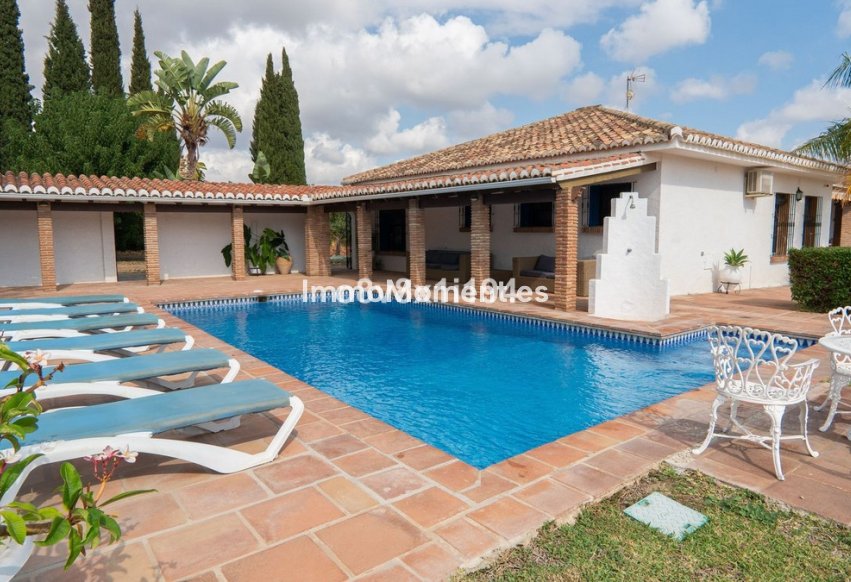 Resale - Country house - Inland  - Alhaurín de la Torre