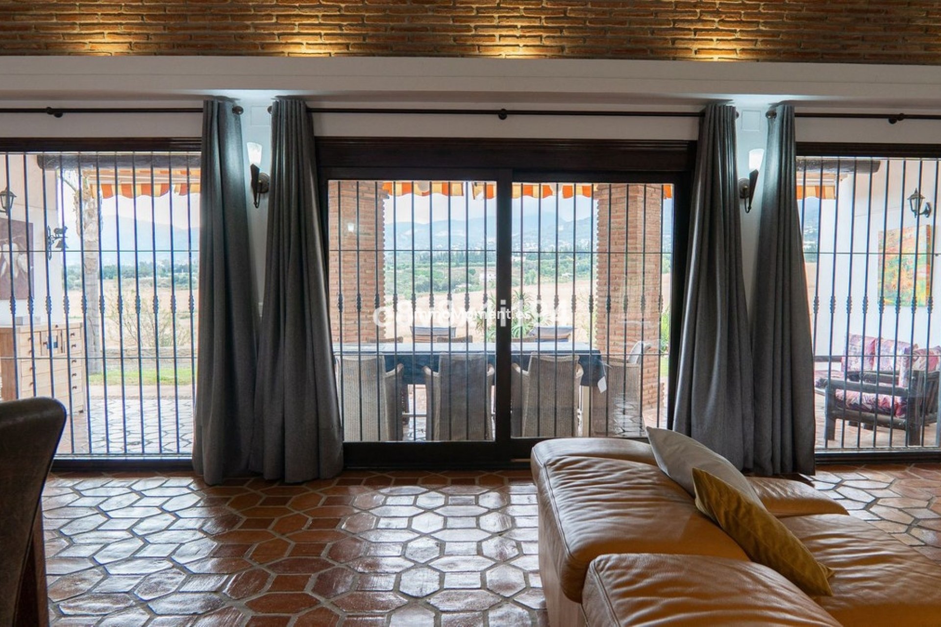 Resale - Country house - Inland  - Alhaurín de la Torre