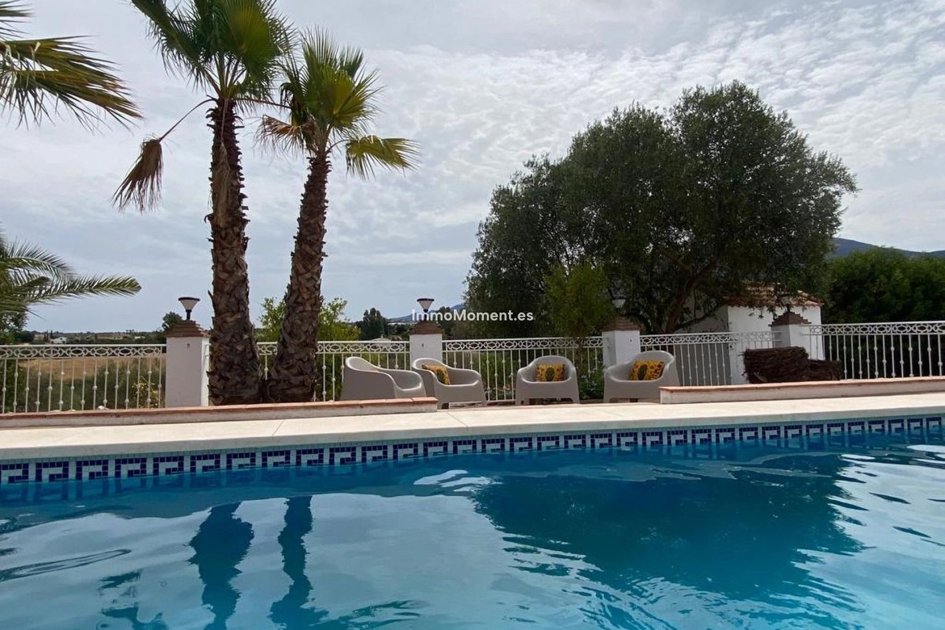 Resale - Country house - Inland  - Alhaurín el Grande Centro