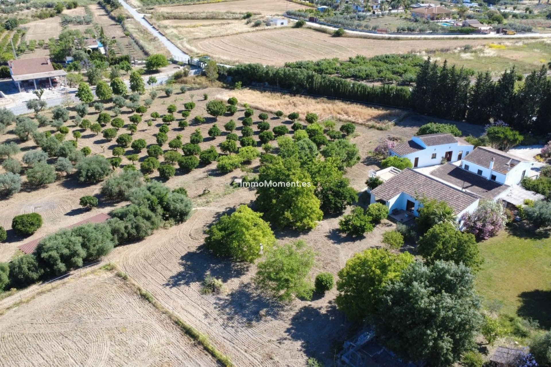 Resale - Country house - Inland  - Alhaurín el Grande Centro