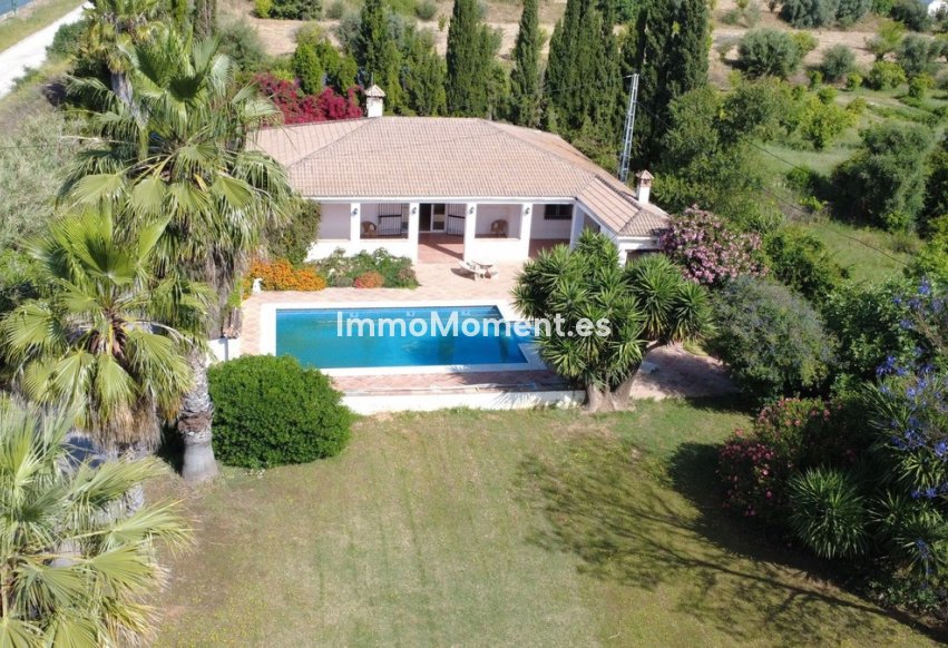 Resale - Country house - Inland  - Alhaurín el Grande Centro