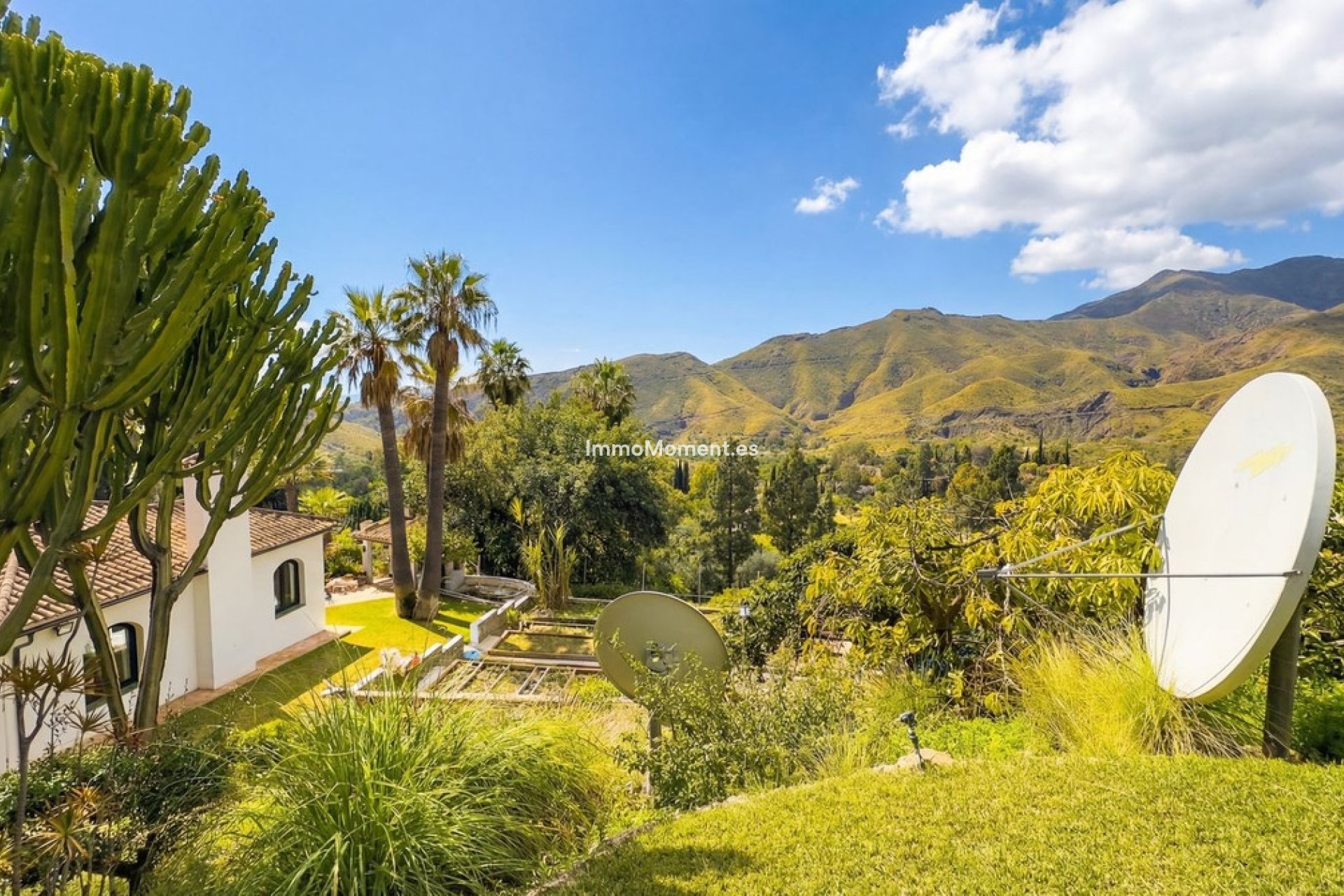 Resale - Country house - Inland  - Alhaurín el Grande Centro