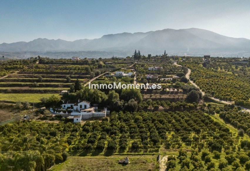 Resale - Country house - Inland  - Alhaurín el Grande Centro