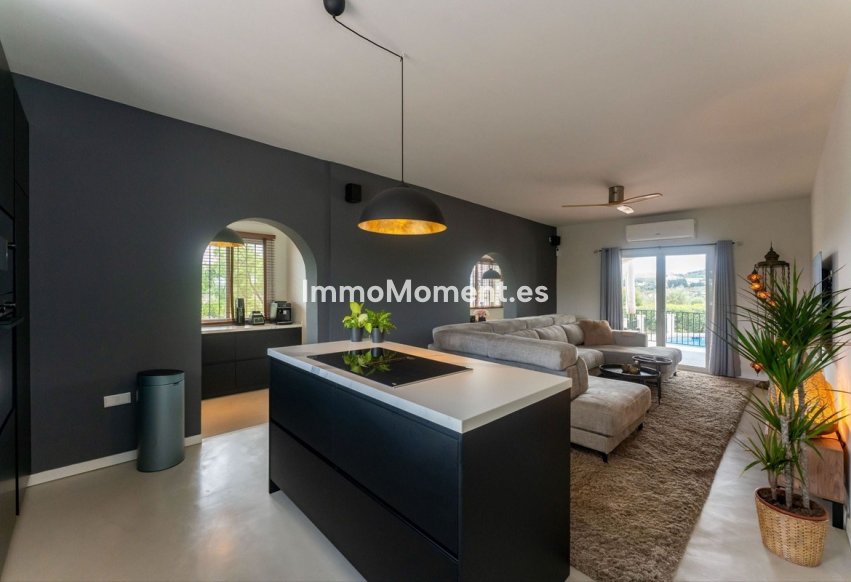 Resale - Country house - Inland  - Alhaurín el Grande Centro