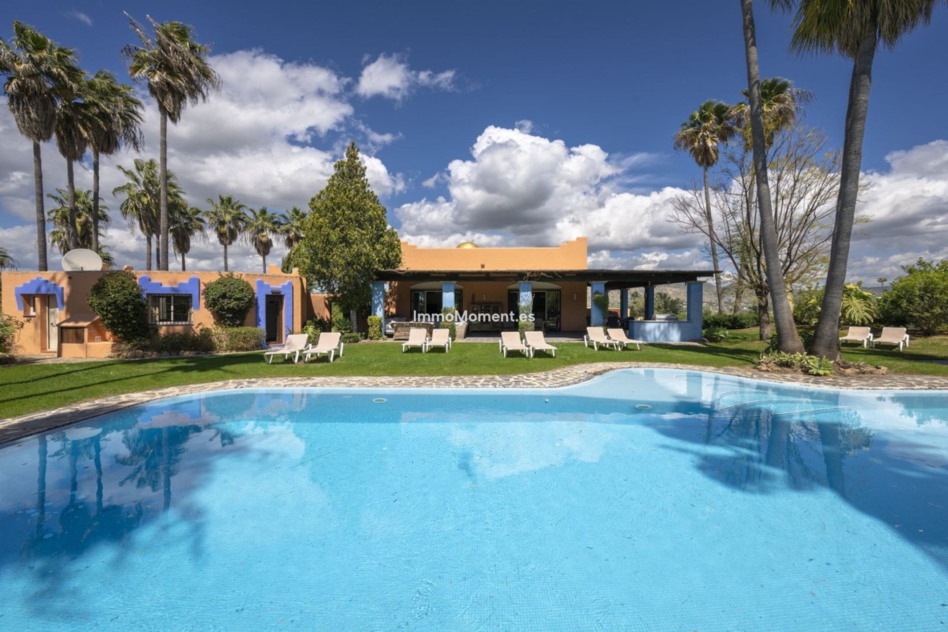 Resale - Country house - Inland  - Alhaurín el Grande Centro