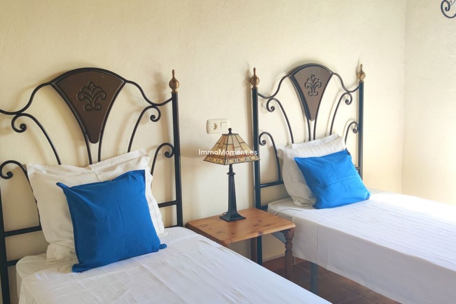 Resale - Country house - Inland  - Alhaurín el Grande Centro