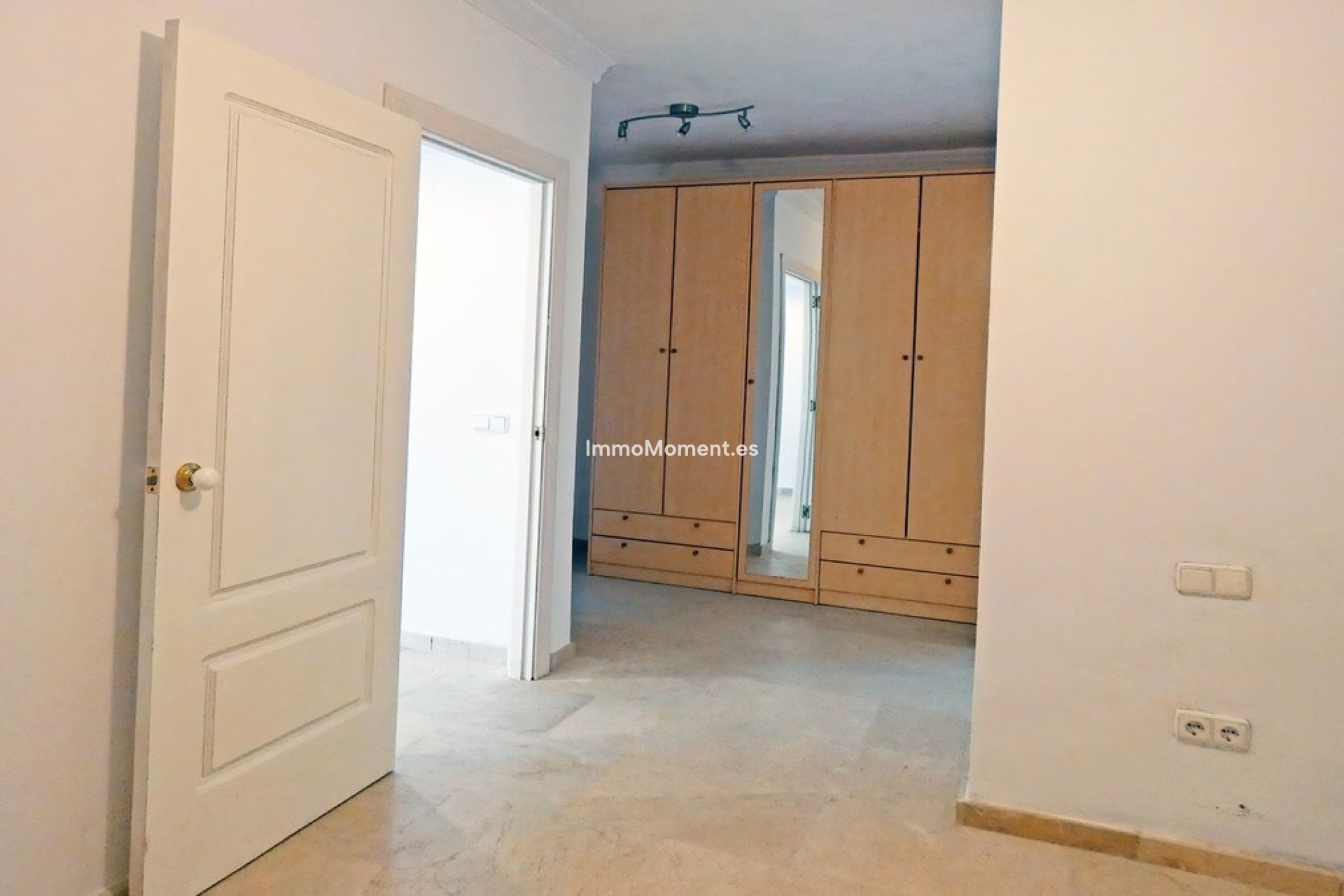 Resale - Country house - Inland  - Alhaurín el Grande Centro