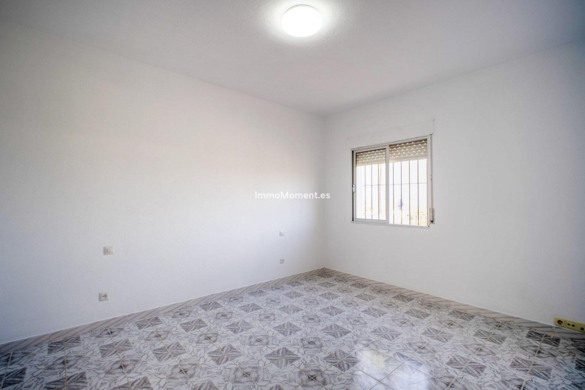 Resale - Country house - Inland  - Alhaurín el Grande Centro