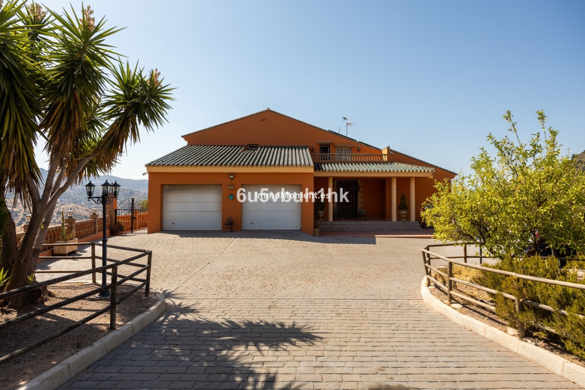 Resale - Country house - Inland  - Almogía