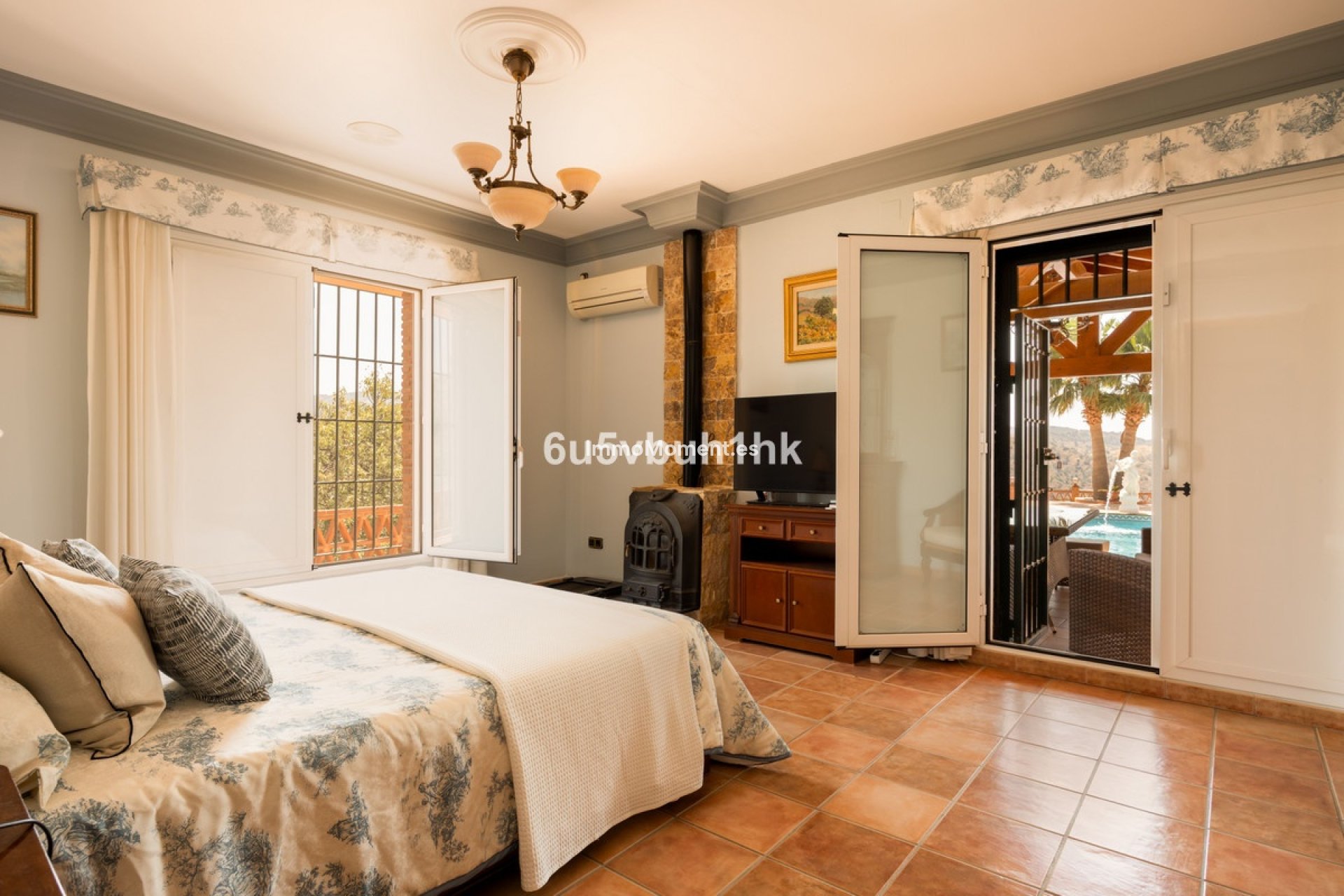 Resale - Country house - Inland  - Almogía