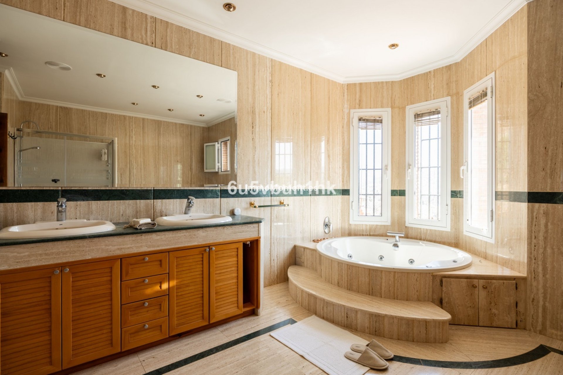 Resale - Country house - Inland  - Almogía