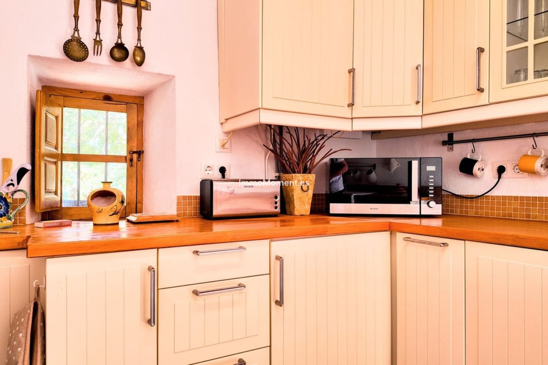 Resale - Country house - Inland  - Almogía