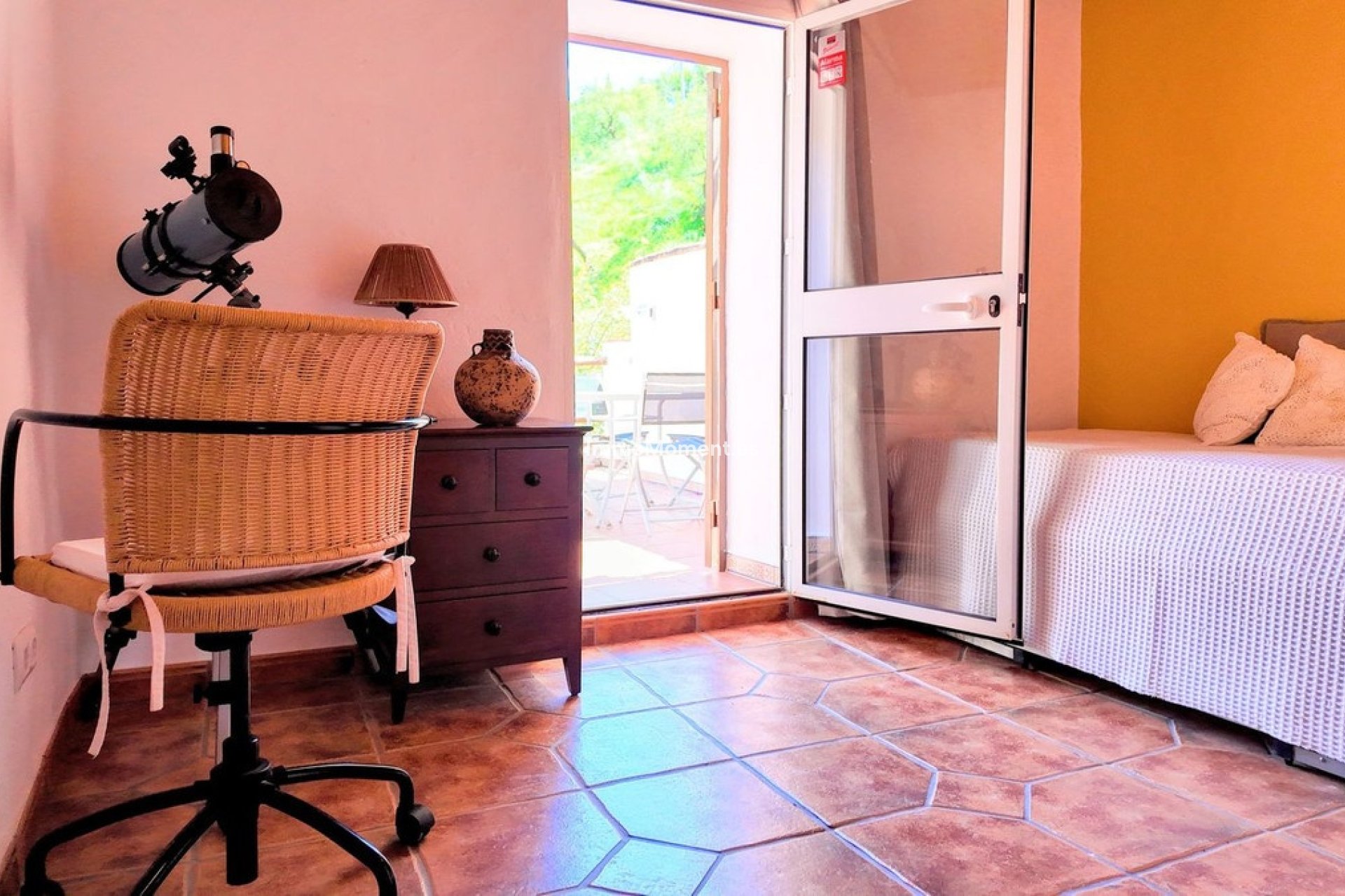 Resale - Country house - Inland  - Almogía