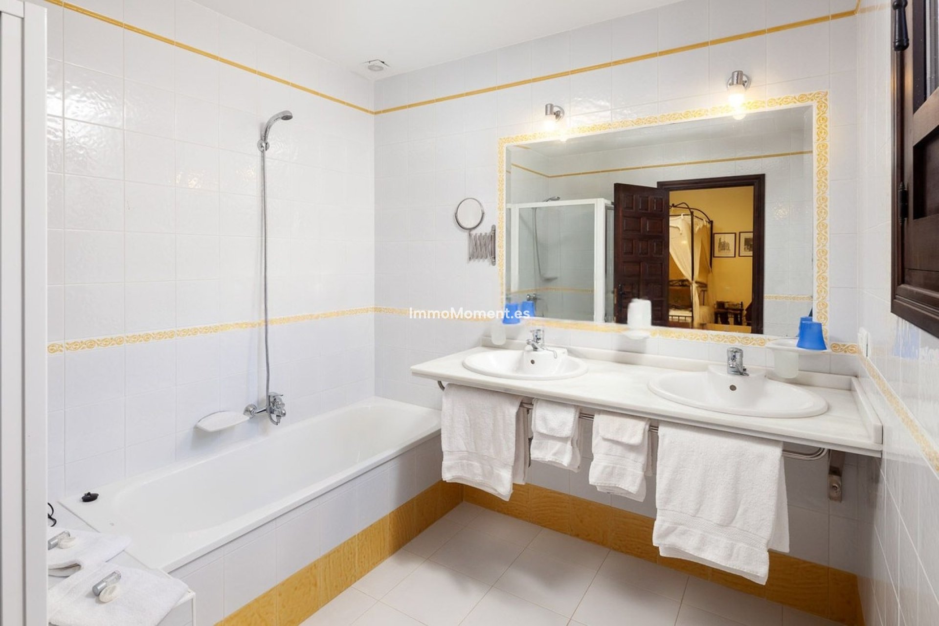 Resale - Country house - Inland  - Almogía