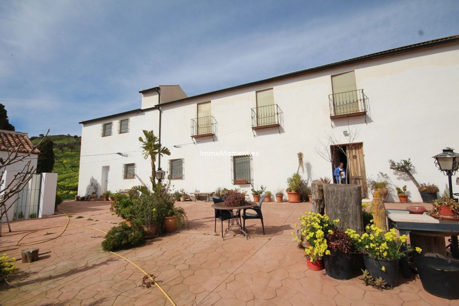 Resale - Country house - Inland  - Almogía