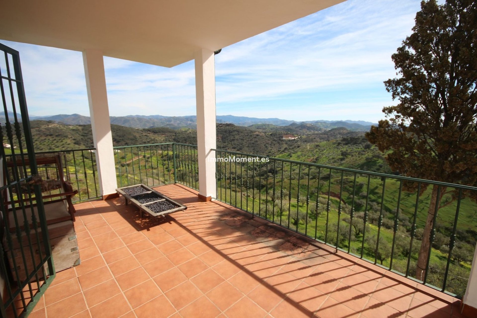 Resale - Country house - Inland  - Almogía
