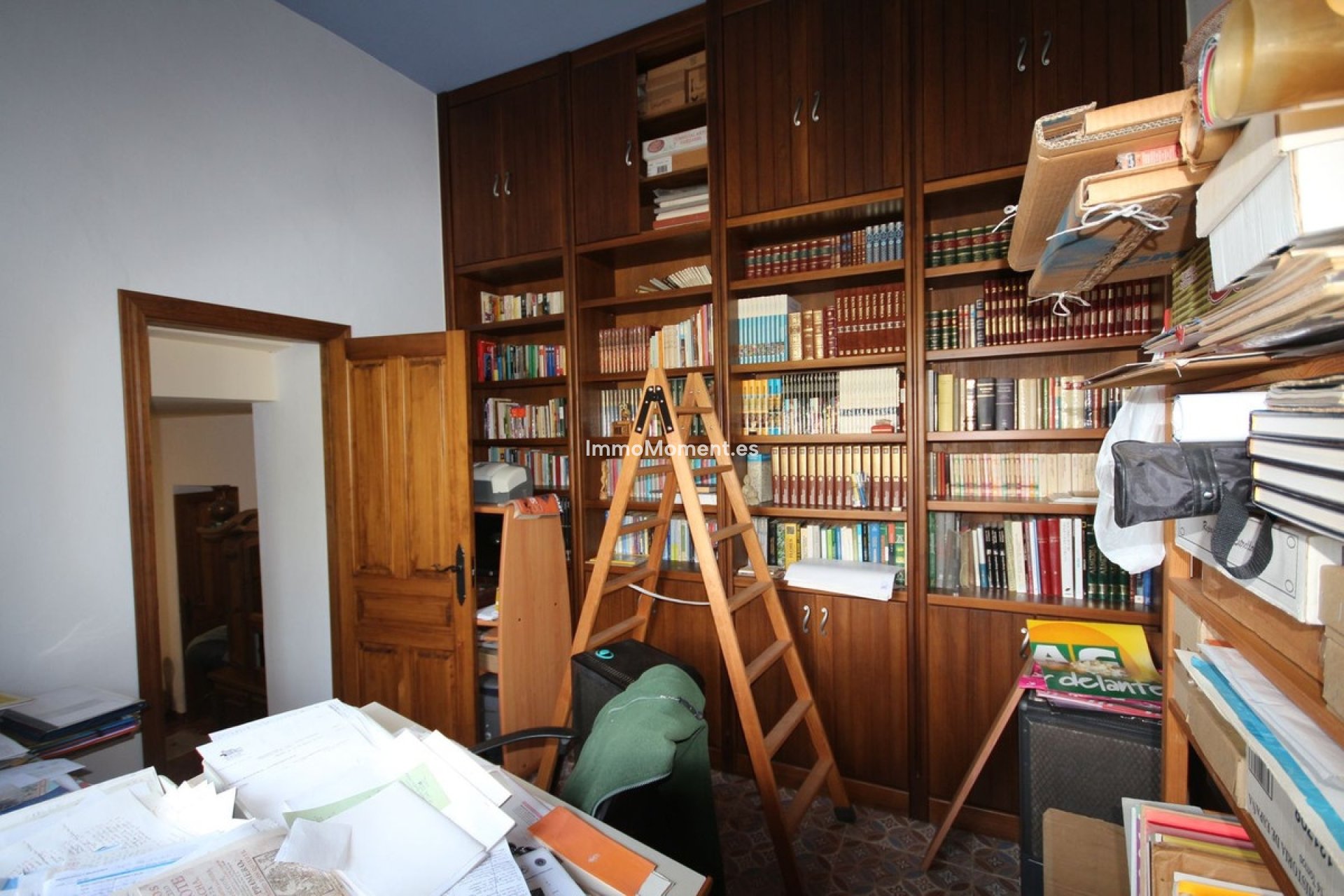 Resale - Country house - Inland  - Almogía