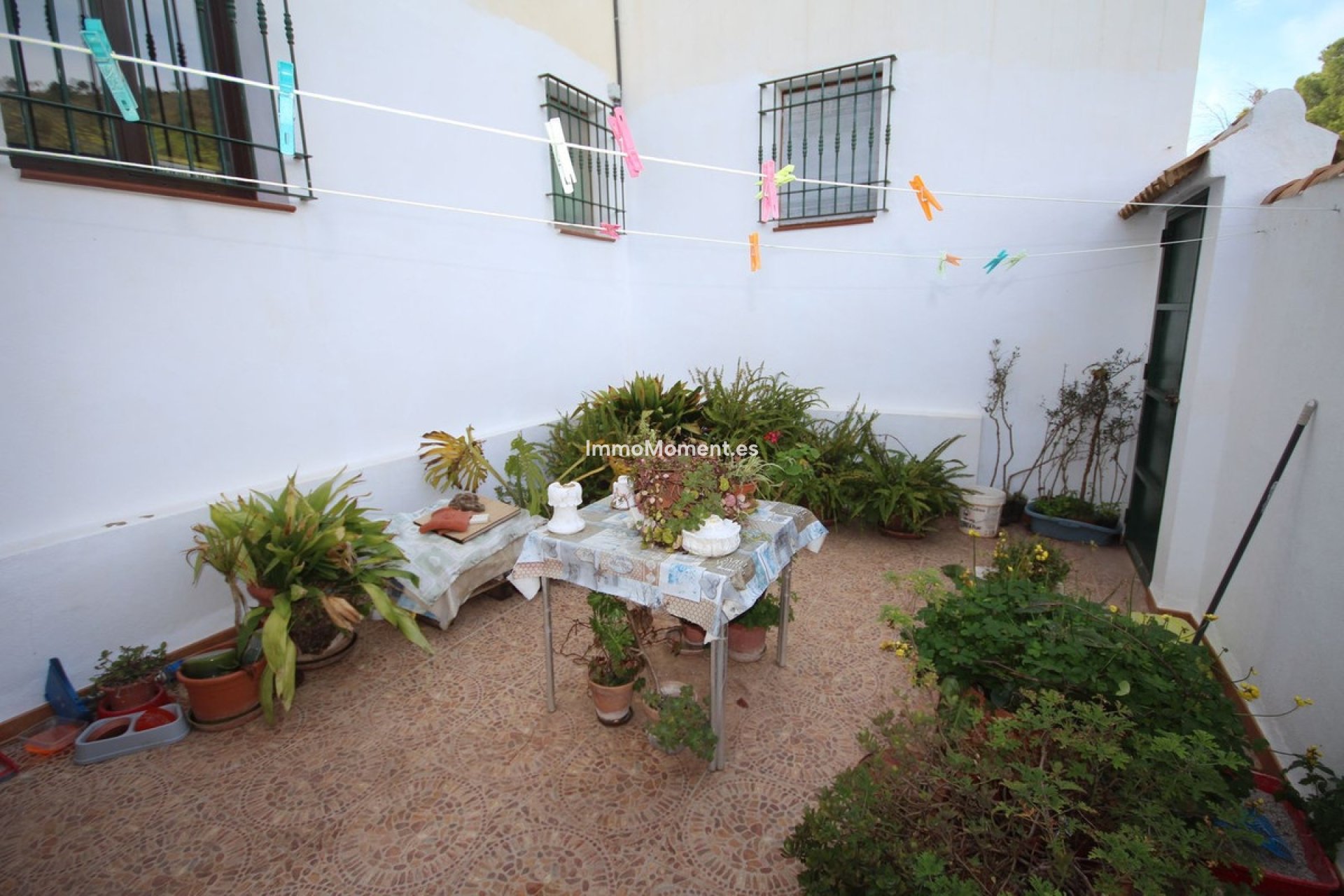 Resale - Country house - Inland  - Almogía