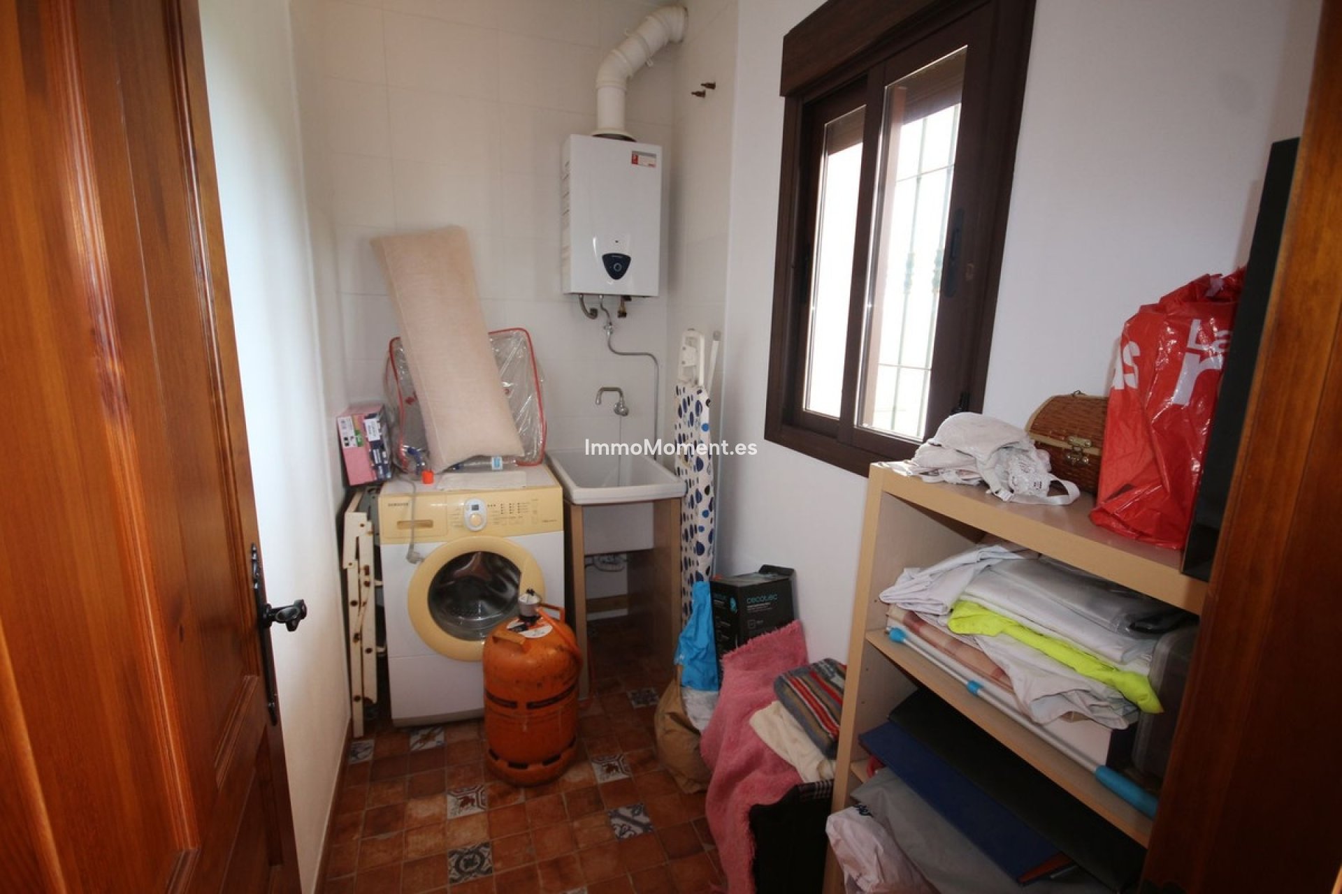 Resale - Country house - Inland  - Almogía