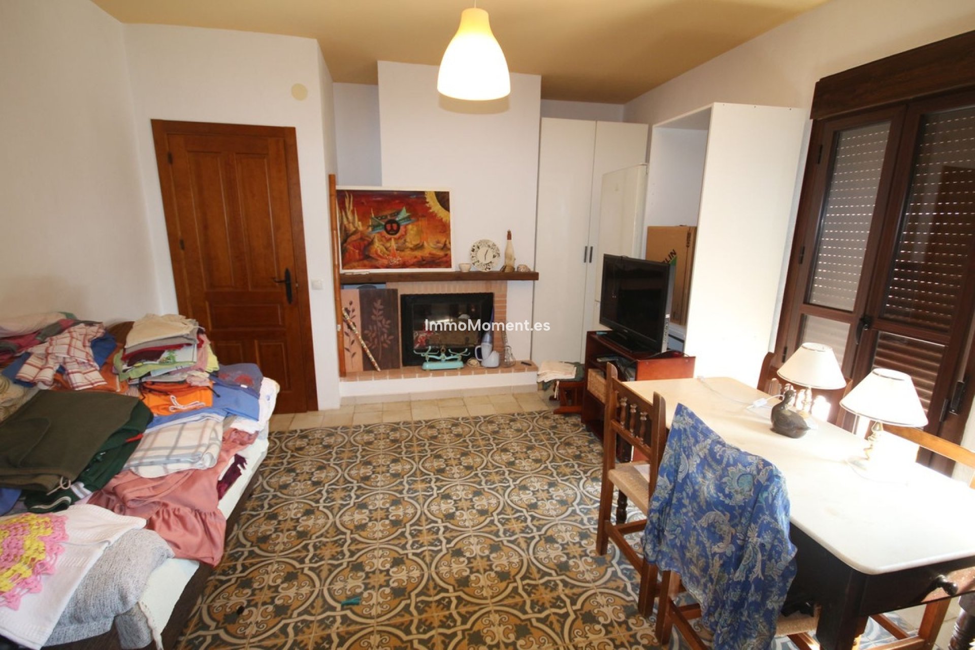 Resale - Country house - Inland  - Almogía