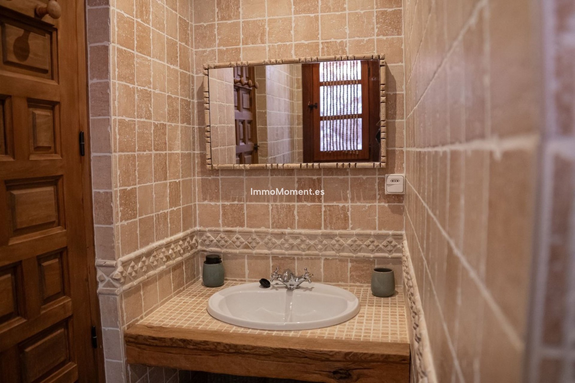 Resale - Country house - Inland  - Almogía