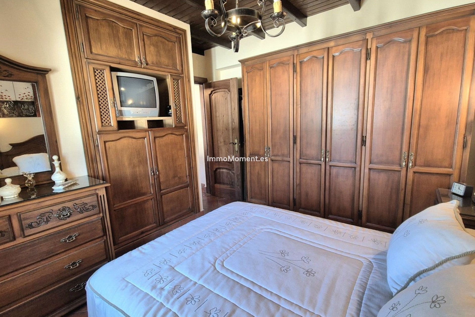 Resale - Country house - Inland  - Coín