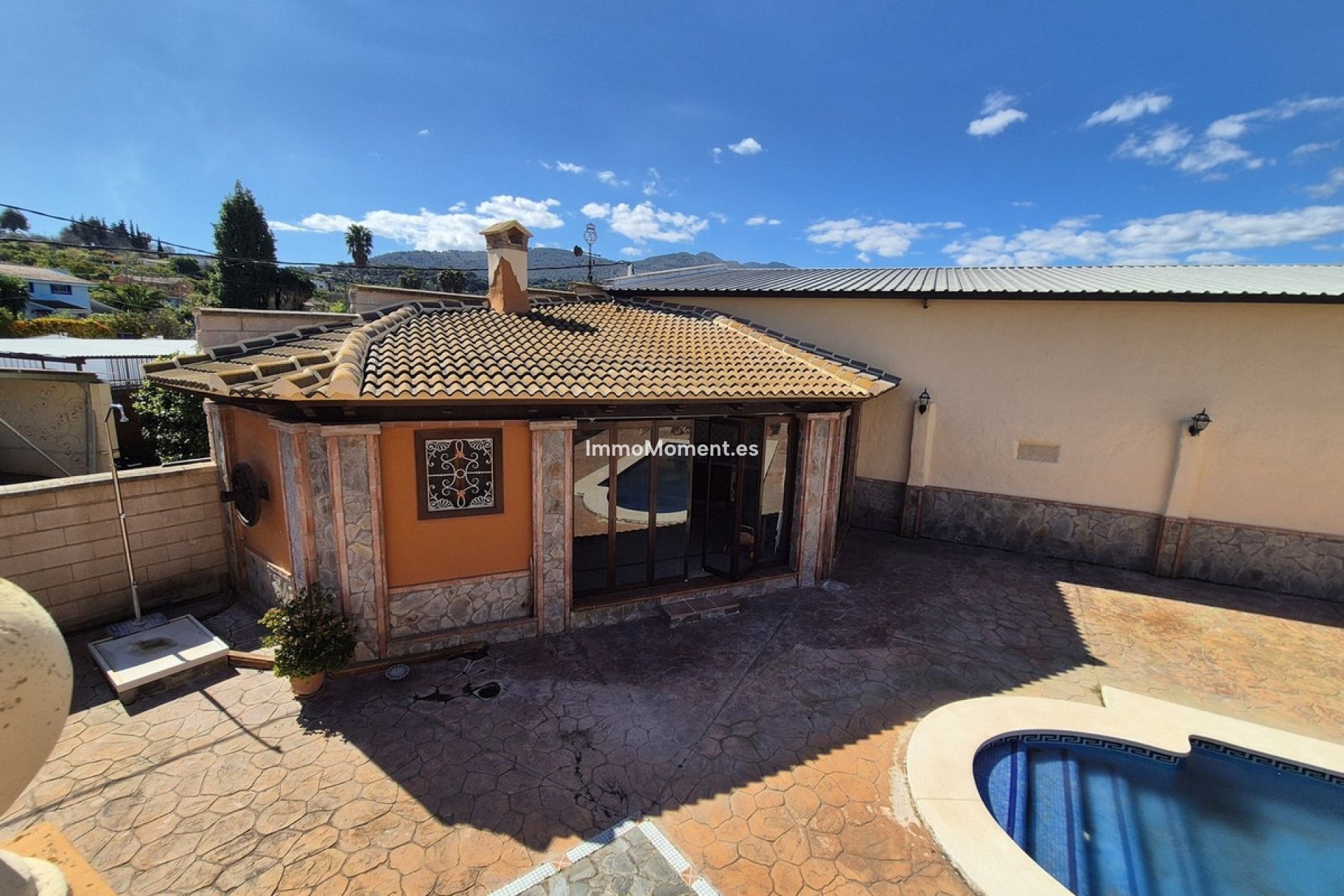 Resale - Country house - Inland  - Coín